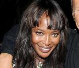 Quand Naomi Campbell rencontre la sublime Rania de Jordanie et se prend pour... Beyoncé !