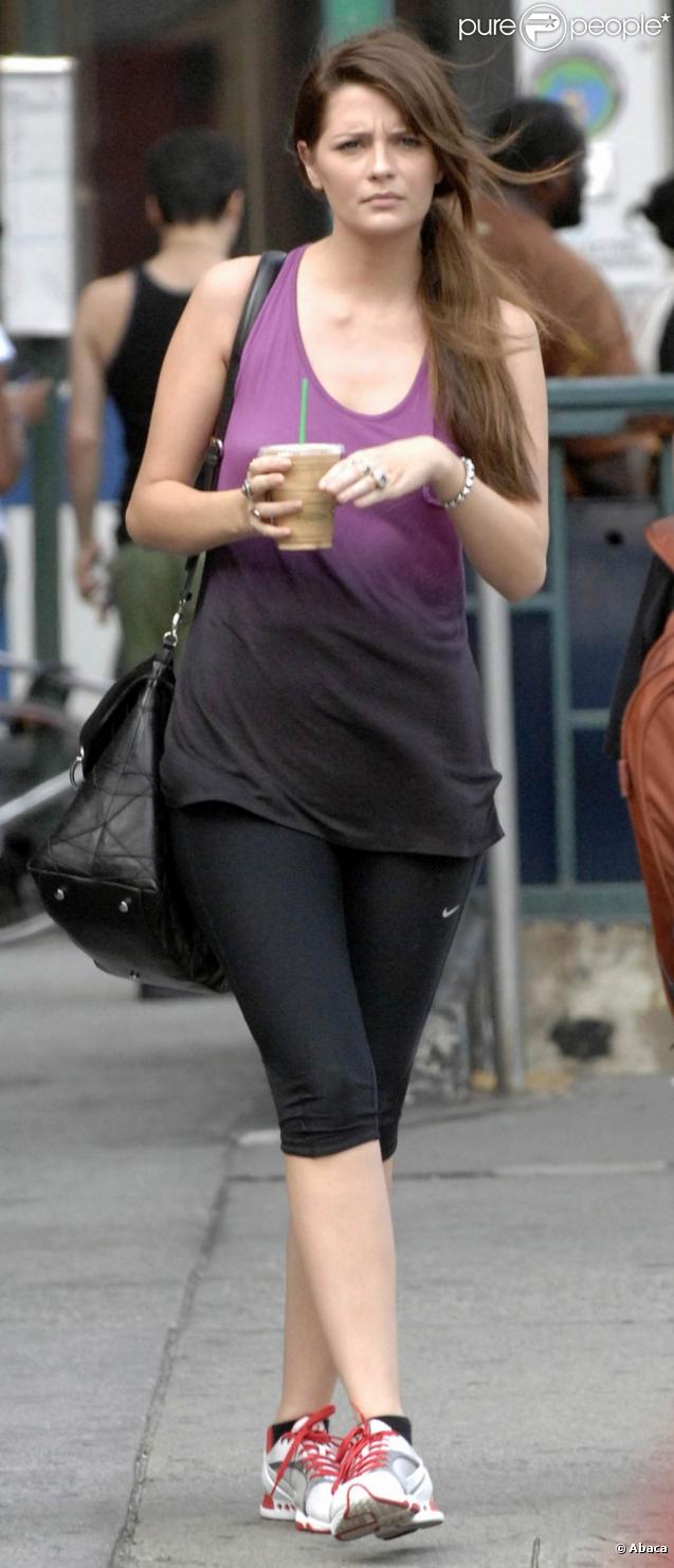 Mischa Barton se balade à NY. 17/08/09