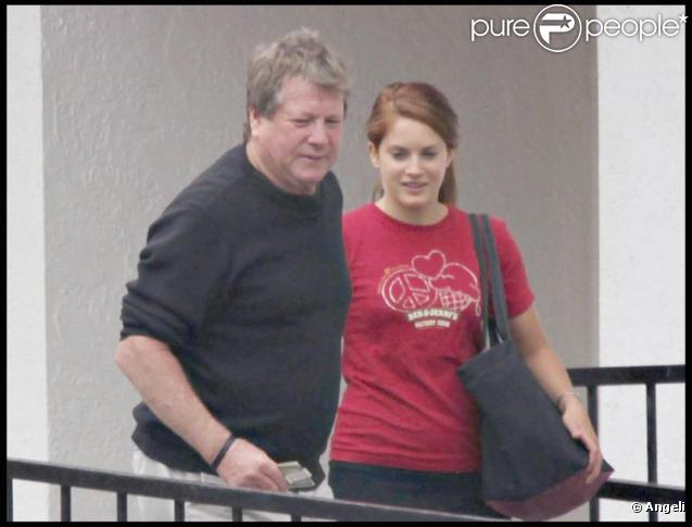 Ryan O'Neal et sa mystérieuse amie à Los Angeles le 12 juin 2009