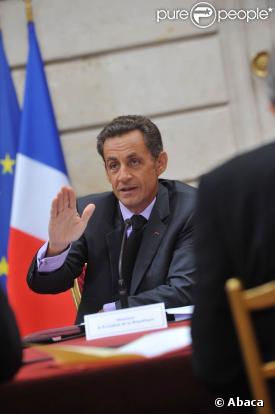Nicolas Sarkozy en réunion pour le plan de relance avec A. Juppé et M. Rocard (Elysée- 26 août 2009)