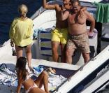 Jack Nicholson et son fils profitent de leurs vacances à Saint-Jean-Cap-Ferrat, dans le sud de la France, en compagnie de charmantes jeunes filles...
