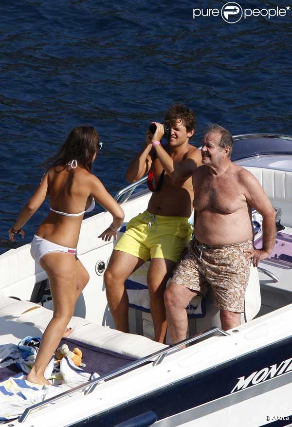 Jack Nicholson et son fils profitent de leurs vacances à Saint-Jean-Cap-Ferrat, dans le sud de la France, en compagnie de charmantes jeunes filles...