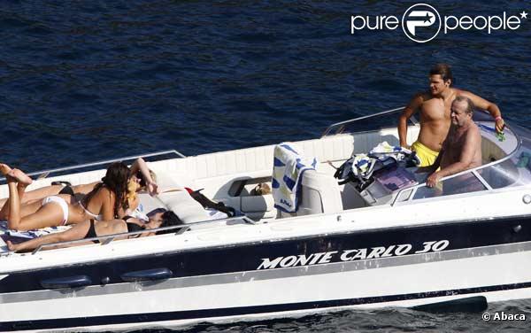 Jack Nicholson et son fils profitent de leurs vacances à Saint-Jean-Cap-Ferrat, dans le sud de la France, en compagnie de charmantes jeunes filles...