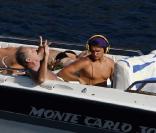 Jack Nicholson et son fils profitent de leurs vacances à Saint-Jean-Cap-Ferrat, dans le sud de la France, en compagnie de charmantes jeunes filles...