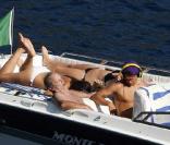 Jack Nicholson et son fils profitent de leurs vacances à Saint-Jean-Cap-Ferrat, dans le sud de la France, en compagnie de charmantes jeunes filles...