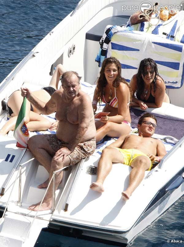Jack Nicholson et son fils profitent de leurs vacances à Saint-Jean-Cap-Ferrat, dans le sud de la France, en compagnie de charmantes jeunes filles...