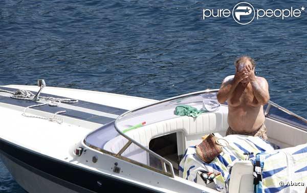 Jack Nicholson et son fils profitent de leurs vacances à Saint-Jean-Cap-Ferrat, dans le sud de la France, en compagnie de charmantes jeunes filles...