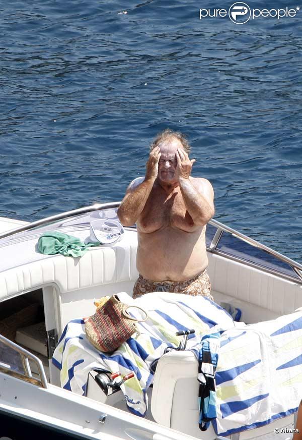 Jack Nicholson et son fils profitent de leurs vacances à Saint-Jean-Cap-Ferrat, dans le sud de la France, en compagnie de charmantes jeunes filles...