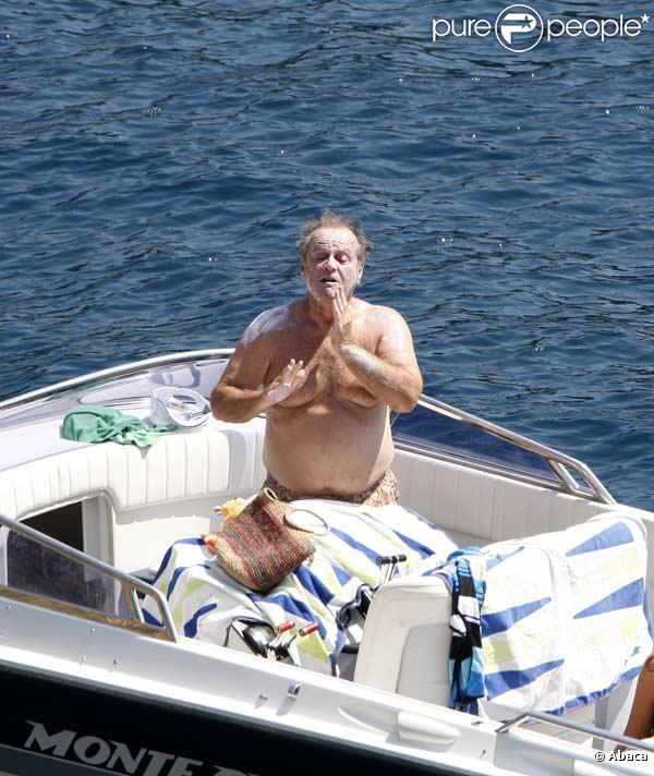 Jack Nicholson et son fils profitent de leurs vacances à Saint-Jean-Cap-Ferrat, dans le sud de la France, en compagnie de charmantes jeunes filles...