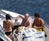 Jack Nicholson et son fils profitent de leurs vacances à Saint-Jean-Cap-Ferrat, dans le sud de la France, en compagnie de charmantes jeunes filles...