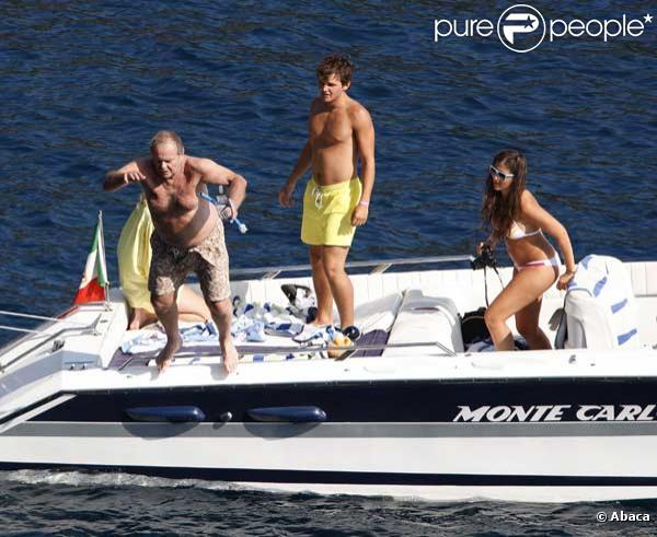 Jack Nicholson et son fils profitent de leurs vacances à Saint-Jean-Cap-Ferrat, dans le sud de la France, en compagnie de charmantes jeunes filles...