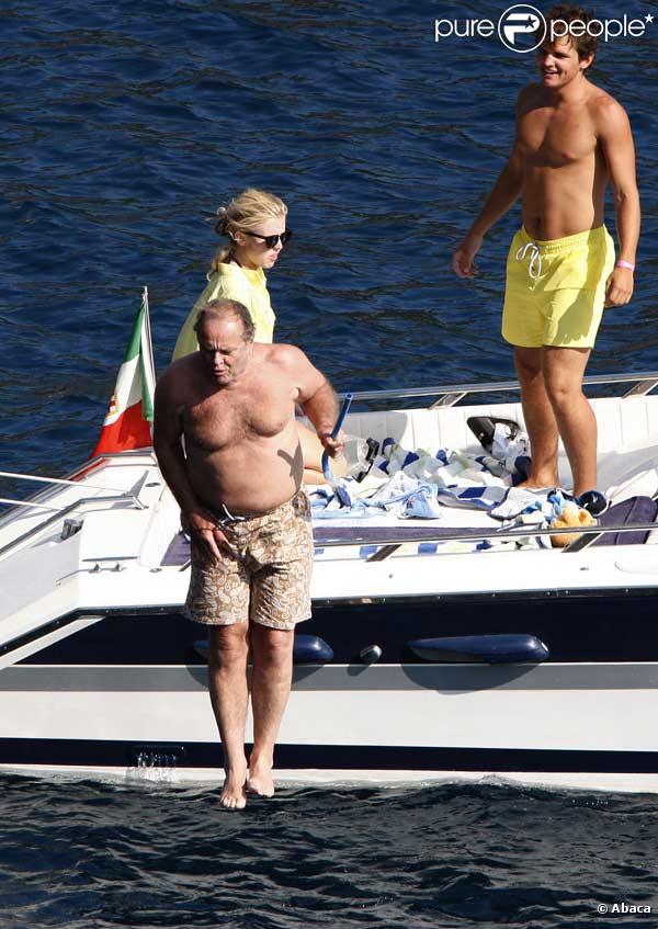 Jack Nicholson et son fils profitent de leurs vacances à Saint-Jean-Cap-Ferrat, dans le sud de la France, en compagnie de charmantes jeunes filles...