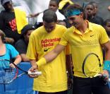 Bryant Park, New York, le 26 août 2009 : Rafael Nadal participe à l'US Open Experience avec de jeunes joueurs des environs