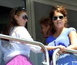 Les princesses Beatrice et Eugenie à la finale de la Gold Cup de polo à Sotogrande en Espagne, août 2009