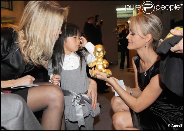 Laeticia Hallyday, Jade  et Estelle Lefébure à l'Opération Frimousses de Créateurs en 2008