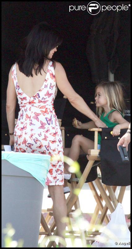 David Arquette rend visite à Courteney Cox avec leur fille Coco sur le tournage de la série Cougar Town le 8 septembre 2009