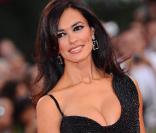 Cérémonie de clôture de la 66e Mostra de Venise, le 12 septembre 2009 : Maria Grazia Cucinotta est apparue pour la dernière fois dans son rôle de marraine de l'événement...