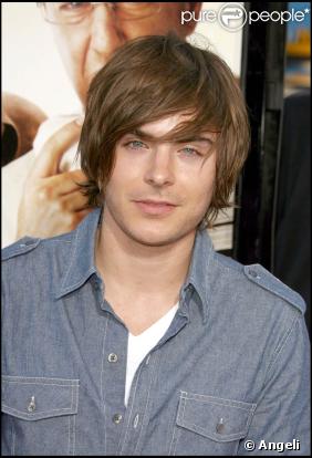 Zac Efron, businessman hors pair : il sort son calendrier officiel !