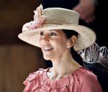 Mary de Danemark lors de l'inauguration des étables royales rénovées du château de Christiansborg à Copenhague le 18 septembre 2009