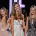 Le défilé de la finale française du concours Elite Model Look... De très jolies jeunes filles... en fleurs ! Regardez !