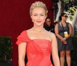 Le rouge va si bien à Hayden Panettiere à la cérémonie des Emmy Awards à Los Angeles le 20/09/09
