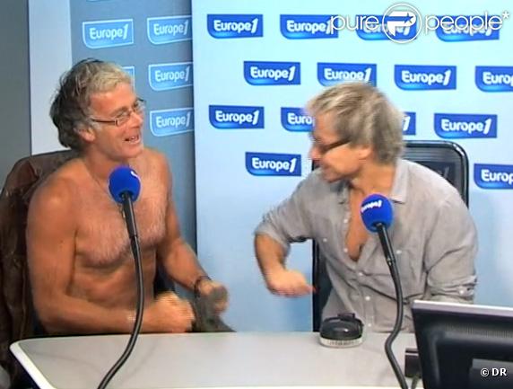 Franck Dubosc à Europe 1 dévoilant son torse durant l'émission de MOF