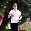 Justin Long : Après une nuit de rêve avec sa Drew Barrymore, il va lui chercher... un bon smoothie ! Quel romantique !