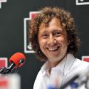 Stéphane Bern dit NON à l'hypocrisie du show business ! "Je ne comprends pas ceux qui posent dans les magazines avec des femmes complices de la mascarade