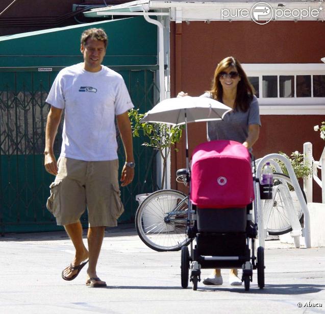 Alyson Hannigan, son mari et leur fille Satyana à Los Angeles, septembre 2009