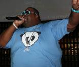 Big Ali a présenté son nouveau single, Universal Party, au VIP Room le 24 septembre 2009.