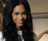 Chanel Iman en backstage du défilé Versace