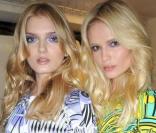 Natasha Poly et Lily Donaldson en backstage du défilé Versace