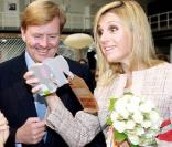 Maxima et Willem-Alexander des Pays-Bas visitent un événement en faveur de la lutte contre la pauvreté dans le monde, à La Haye, le 26 septembre 2009