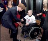 Le prince Harry rencontre des lauréats des WellChild Children's Health Awards, à l'Intercontinental Park Lane de Londres, le 28 septembre 2009