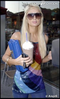 Paris Hilton en balade à Hollywood, le 28 septembre 2009