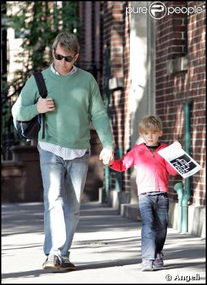 Matthew Brodrick et son fils James (New York, 29 septembre 2009)
