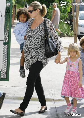 Heidi Klum et ses enfants près de la salle de sports de ces derniers. Le 29/09/09 à Los Angeles