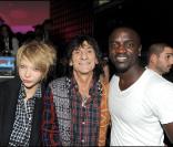 Ekaterina Ivanova, Ron Wood et Akon à l'anniversaire de Jean Roch (VIP Room de Paris, 3 octobre 2009)