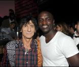 Ron Wood et Akon à l'anniversaire de Jean Roch (VIP Room de Paris, 3 octobre 2009)
