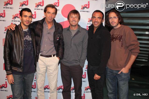 Nicolas Hulot, accompagné de Mustapha El Atrassi, Jean-Albert Lièvre (co-réalisateur du film), Nicolas Hulot, Nikos Aliagas et Florian Gazan, ce matin, lors de l'enregistrement du  6/9  sur NRJ.