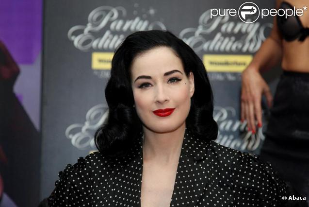 Dita Von Teese à Madrid pour le lancement de sa nouvelle ligne Wonderbra le 5/10/09