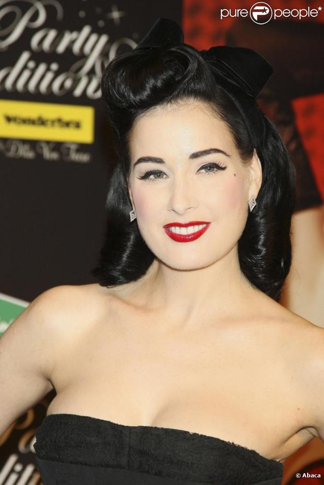 Dita Von Teese à Madrid pour la présentation de la ligne Wonderbra le 5/10/09 