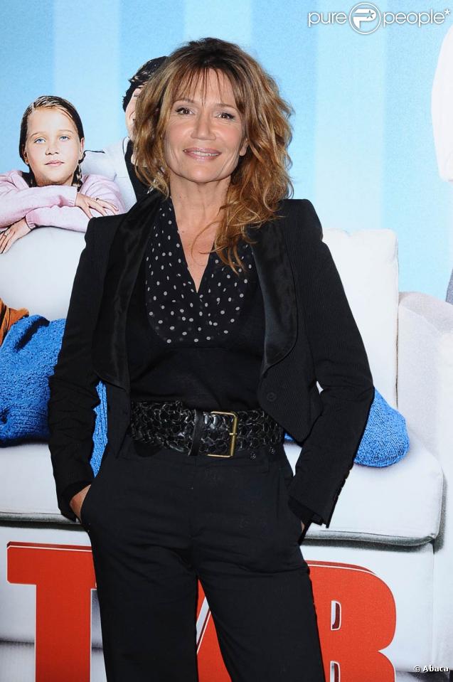 La charmante Clémentine Célarié à l'occasion de l'avant-première de  Victor , à l'UGC Ciné-Cité de Bercy, le 5 octobre 2009 !