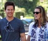 Mark Wahlberg, sa femme Rhea, et leurs trois enfants, lors d'une pause détente et intime à Beverly Hills, à Los Angeles, en octobre 2009 !