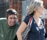 Liam Gallagher et sa femme Nicolas Appleton dans les rues de Londres.