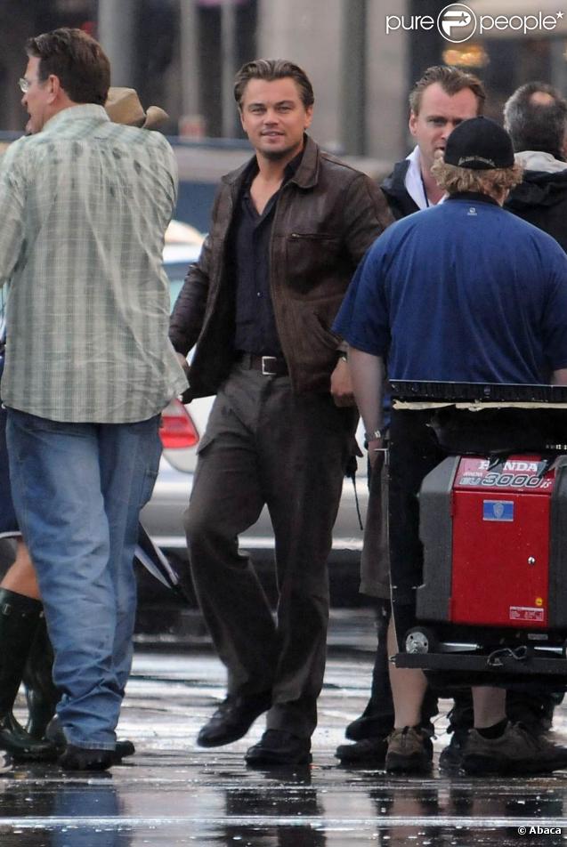 Leonardo DiCaprio et Ellen Page sur le tournage d' Inception , de Christopher Nolan, en septembre 2009, à Los Angeles !