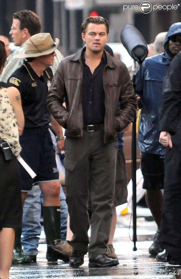Leonardo DiCaprio et Ellen Page sur le tournage d' Inception , de Christopher Nolan, en septembre 2009, à Los Angeles !