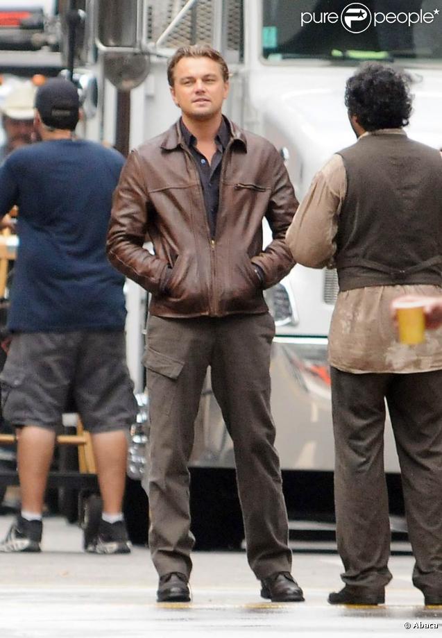 Leonardo DiCaprio et Ellen Page sur le tournage d' Inception , de Christopher Nolan, en septembre 2009, à Los Angeles !