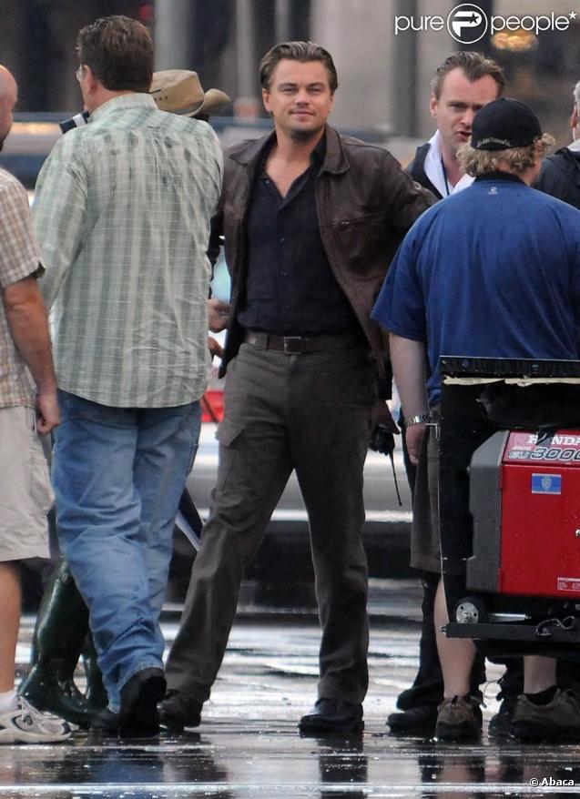 Leonardo DiCaprio et Ellen Page sur le tournage d' Inception , de Christopher Nolan, en septembre 2009, à Los Angeles !