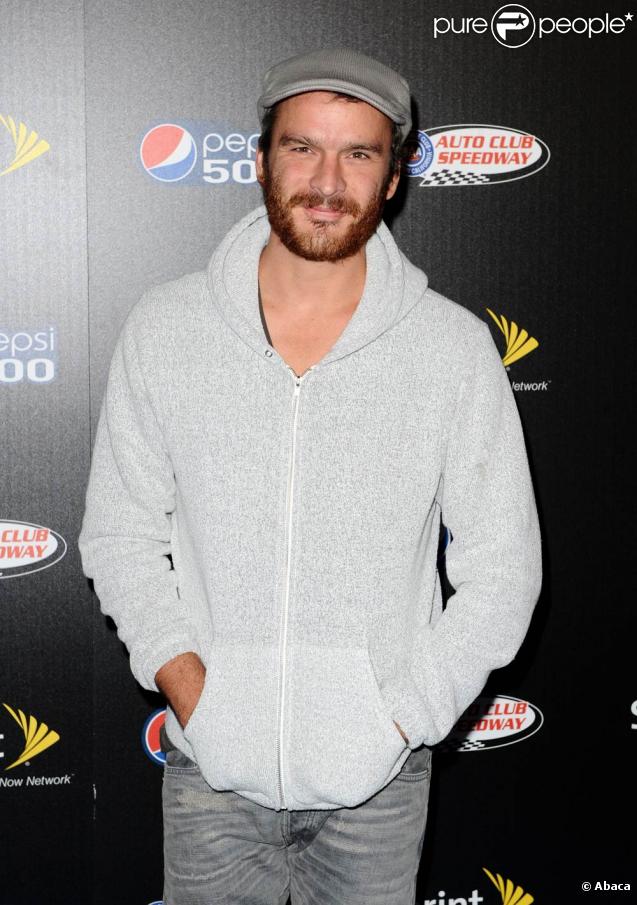 Balthazar Getty, à l'occasion de l'avant-première de  Together : The Hendrick Motorsports Story , qui s'est tenue au Roosevelt Hotel de Los Angeles, le 7 octobre 2009 ! 